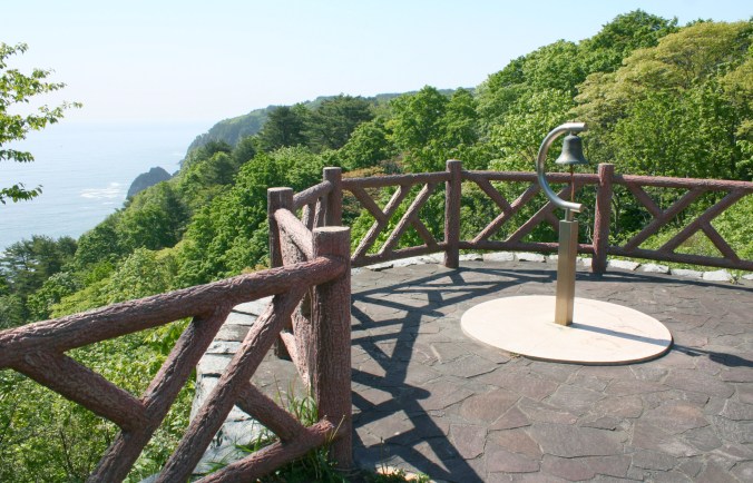 黒崎展望台カリヨンの鐘Kuro-saki_Tenboudai_-_panoramio